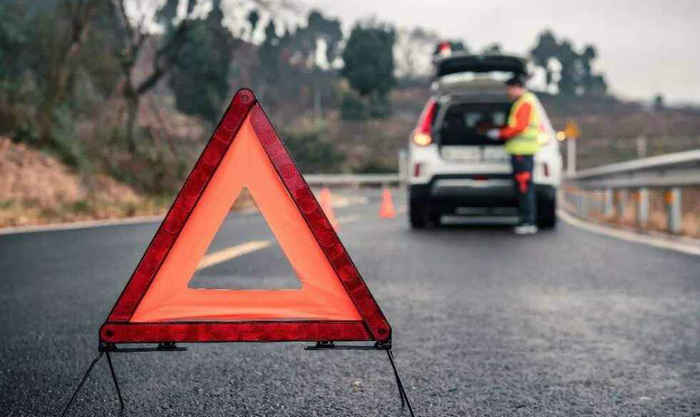 高速上壞車了拖車費要自己付嗎