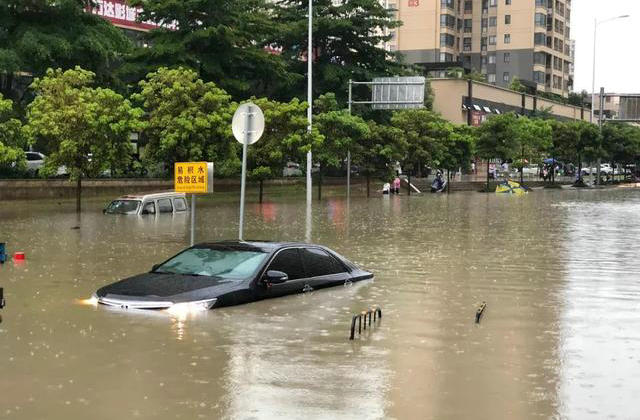 水到車輪一半了車內(nèi)會進水嗎