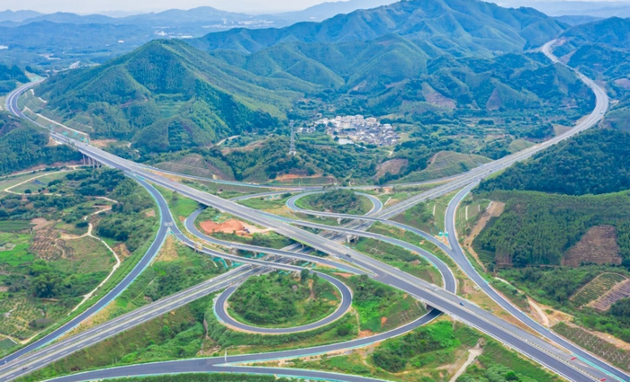 駕駛機(jī)動車在高速公路上倒車扣幾分