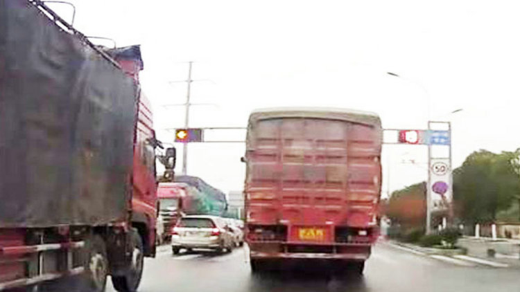 被大車擋住視線闖了紅燈會扣分嗎