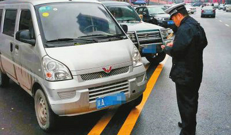 壓雙黃線超車會(huì)被拍到嗎