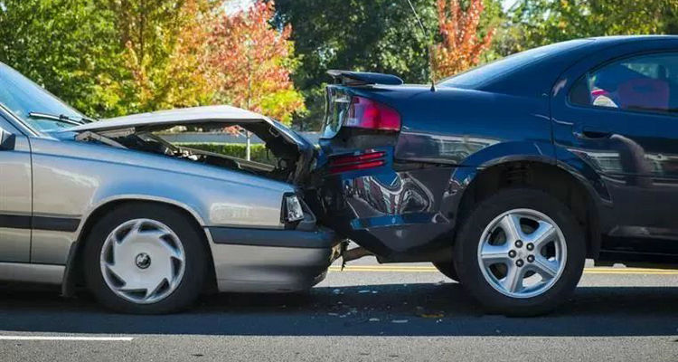 開車被追尾對方全責(zé)怎么理賠