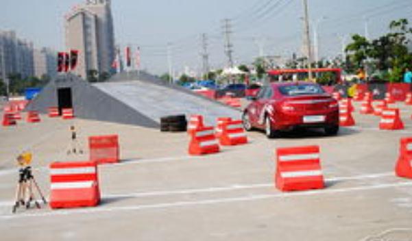 麋鹿測試，國際衡量汽車安全的重要標準（安全駕駛很重要）