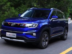 長(zhǎng)安CS35 PLUS新車型 讓日常駕駛更便利