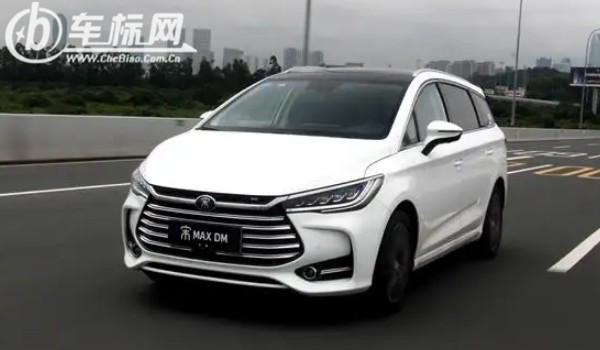 國產(chǎn)電動(dòng)汽車排名前十名及價(jià)格 宏光miniev月銷量3.7萬(售價(jià)3萬一輛)