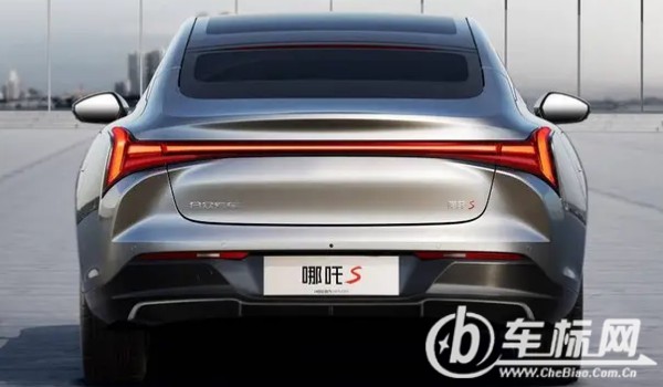 哪吒s2022款電動汽車報(bào)價(jià) 哪吒s2022款19萬一輛(第七年保值率32%)