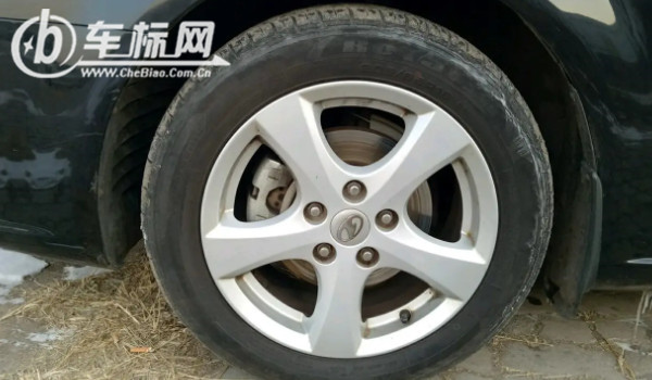 奔騰b70輪胎型號(hào)是多少 輪胎尺寸225/45 r19(玲瓏輪胎)